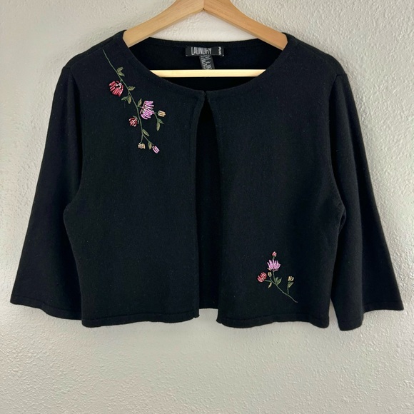 Vintage 90s Black Cashmere Wool Silk Beaded Floral Quarter Sleeve Cropped Shrug - Picture 2 of 13